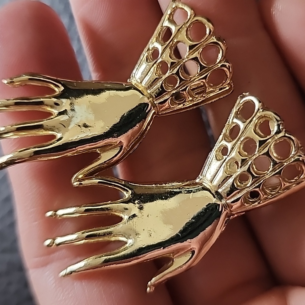 VTG Gold Hand-Shaped Brooches - Picture 2 of 7
